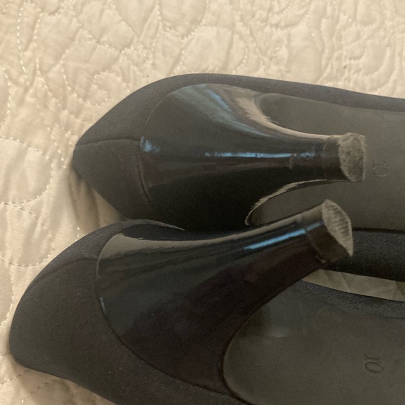 Coach and Four Navy Satin with Patent Leather Heels, Size 10 - Picture 6 of 13